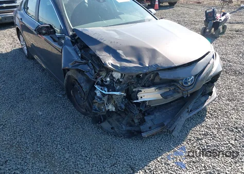 2020 Toyota Camry Le Hybrid z USA, uszkodzony, nr VIN 4T1C31AK9LU520765
